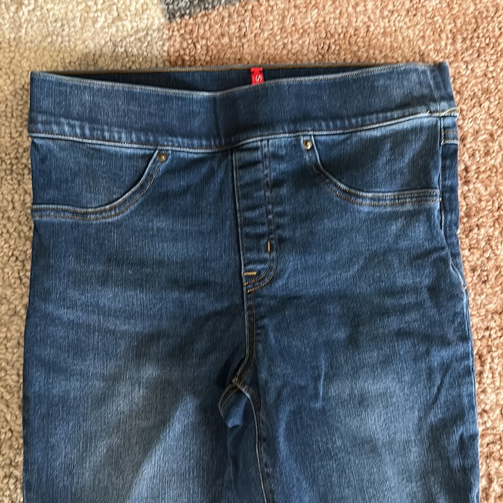 Spanx High Rise Pull On Skinny Jeans Medium Wash with Raw Hem Size Small - Picture 3 of 6